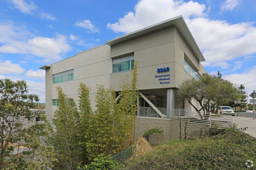 More Photos Of 8860 Center Dr, La Mesa Medical For Lease