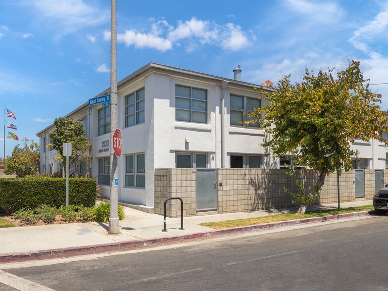 More Photos Of 2100 Abbot Kinney Blvd, Venice Office For Lease