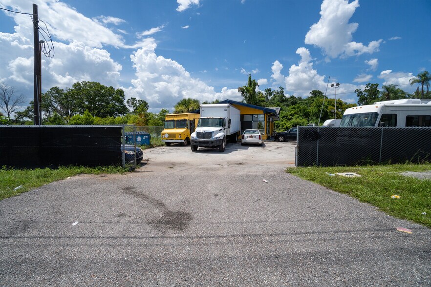 More Photos Of 5507 E Colonial Dr, Orlando Auto Repair For Sale