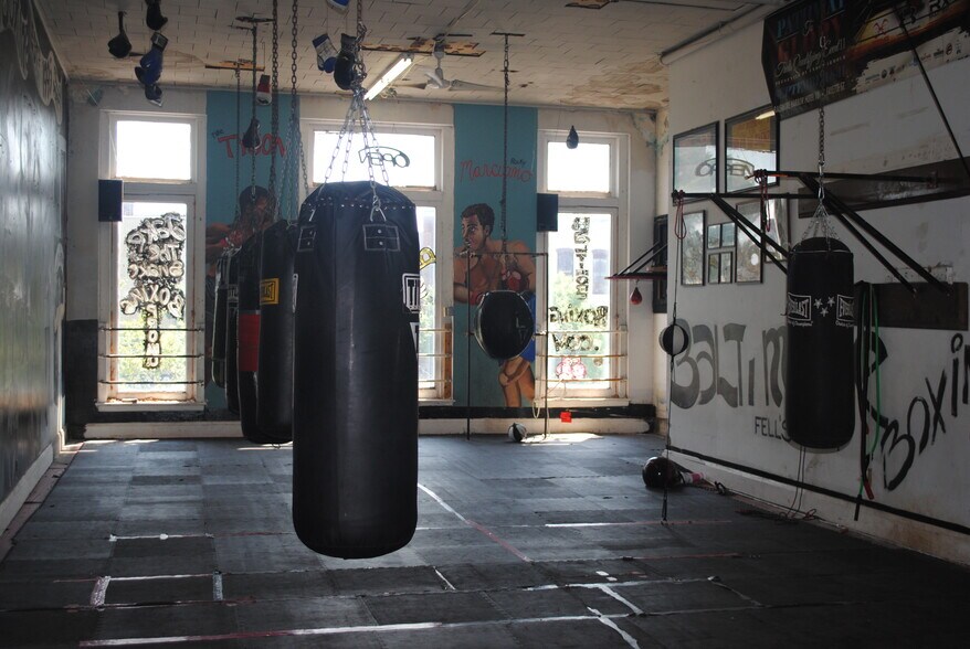 More Photos Of 506 S Broadway, Baltimore Storefront Retail Office For Lease