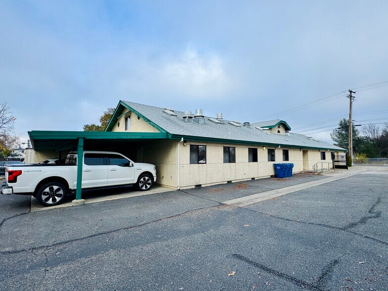 More Photos Of 2036 Railroad Ave, Redding Office For Sale