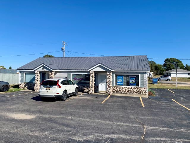 More Photos Of 305 US Highway 31 S, Traverse City Storefront Retail Office For Lease