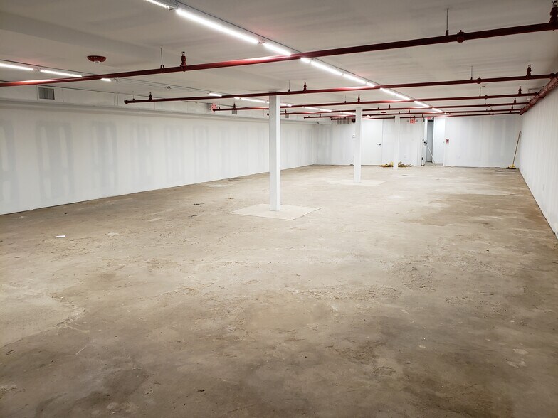 More Photos Of 526 Broadway, Newark General Retail For Sale