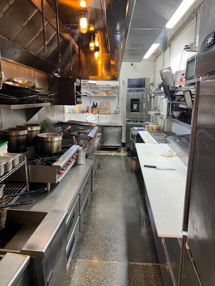 More Photos Of 217 N Elder St, Moses Lake Restaurant For Sale