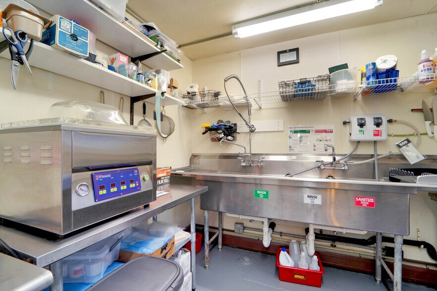 More Photos Of E6659 Wolf River Dr, Fremont General Retail For Sale