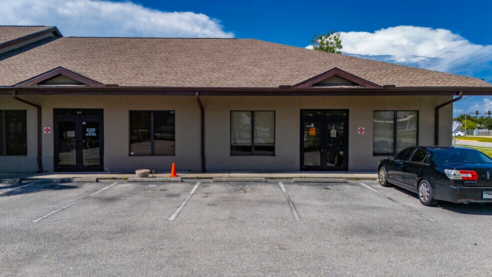 More Photos Of 5260 Duncan Rd, Punta Gorda Showroom For Sale