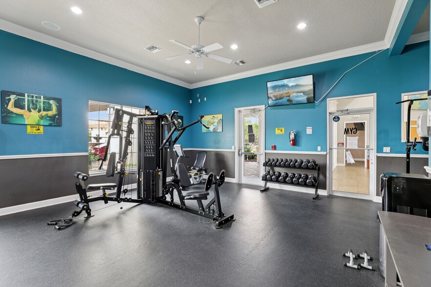 More Photos Of 136 Rosso Dr, Davenport Specialty For Sale