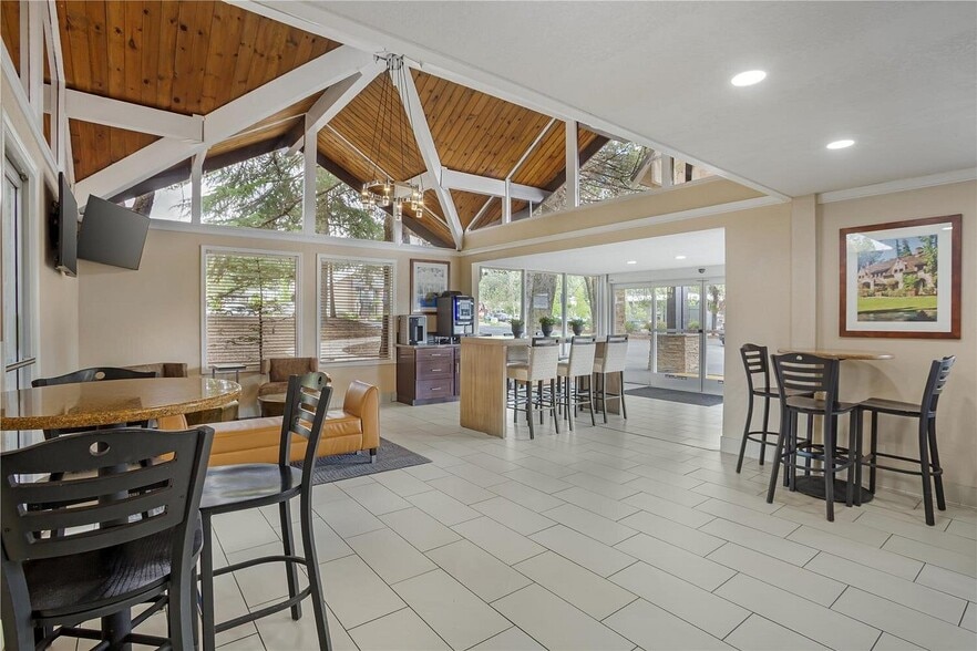 More Photos Of 972 Sutton Way, Grass Valley Hotel For Sale