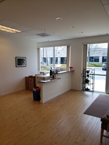 More Photos Of 900 Wind River Ln, Gaithersburg Office For Sale
