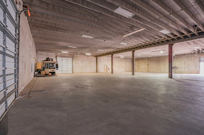 More Photos Of 101 E Enon Ave, Everman Warehouse For Sale