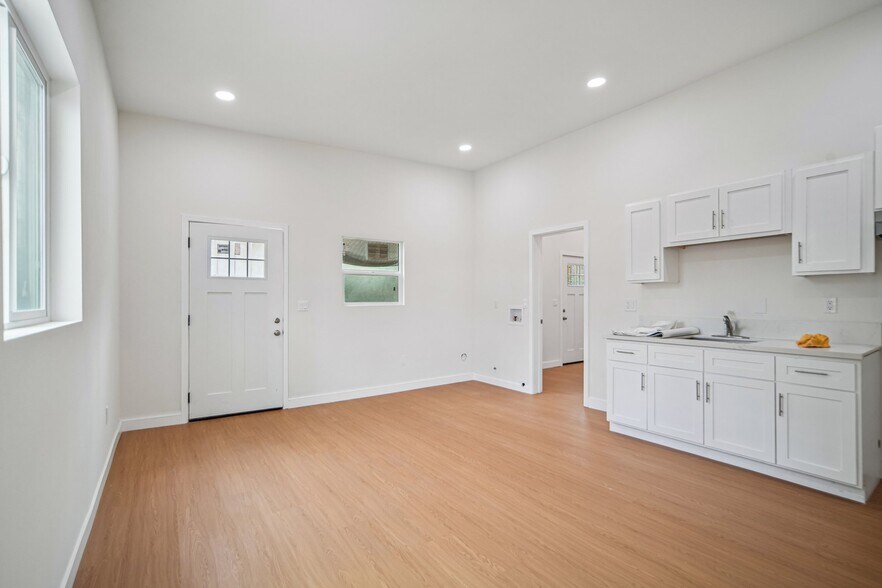 More Photos Of 1844-1848 Atlantic Ave, Long Beach Storefront Retail Residential For Sale