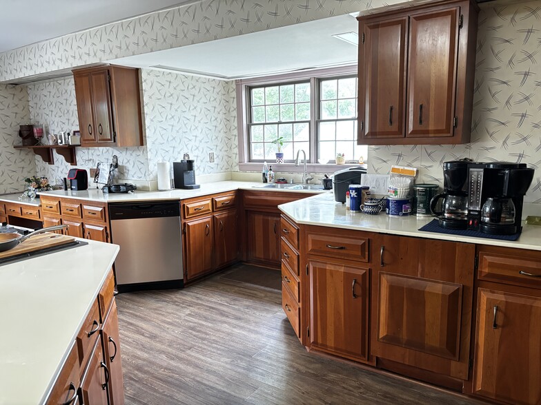 More Photos Of 205 Grandview Dr, Frankfort Religious Facility For Sale
