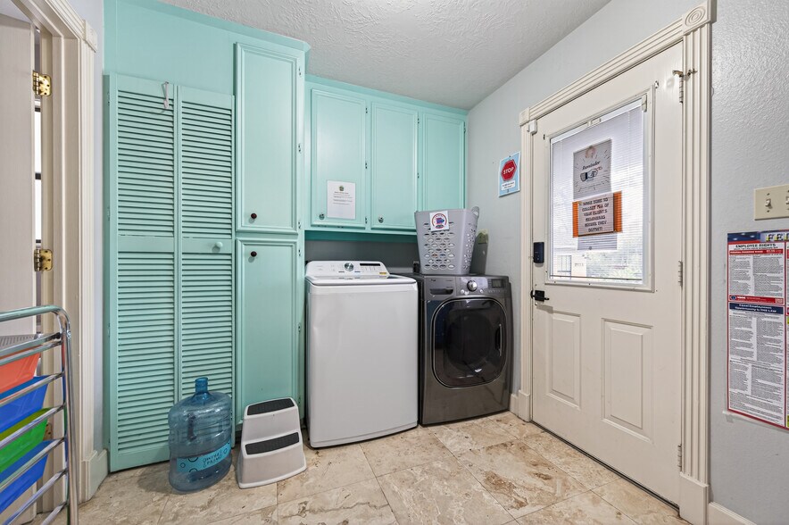 More Photos Of 8911 West Ln, Magnolia Office For Sale