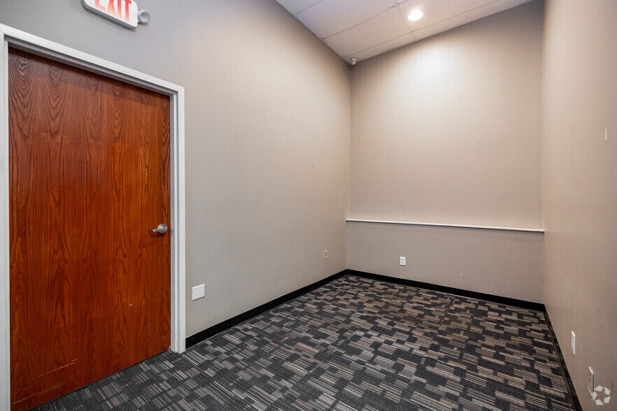 More Photos Of 420 W Morris Blvd, Morristown Office For Lease