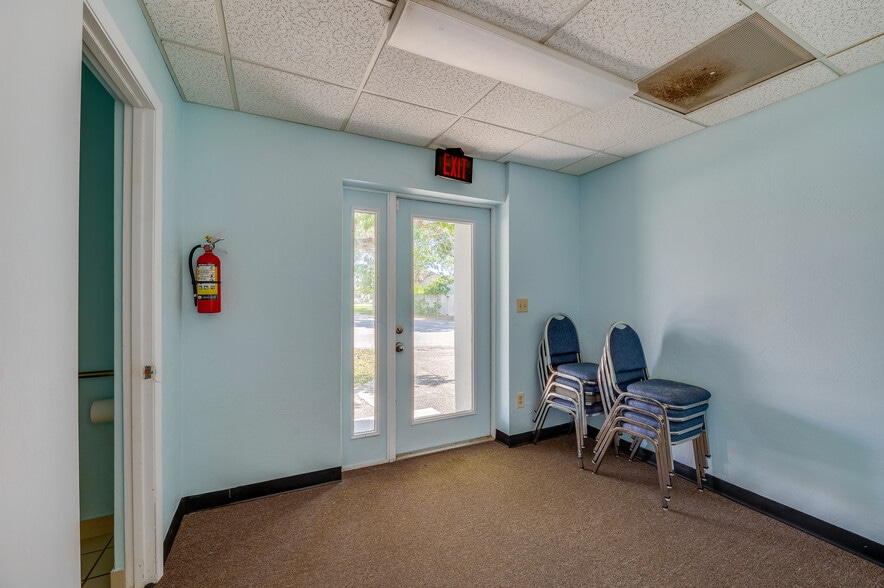 More Photos Of 2763 S Ridgewood Ave, South Daytona Office For Sale
