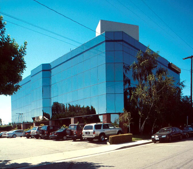 More Photos Of 15650 Devonshire St, Granada Hills Office For Lease