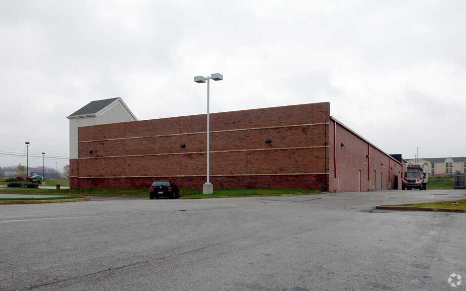 More Photos Of 9505-9529 State Route 14, Streetsboro Unknown For Lease