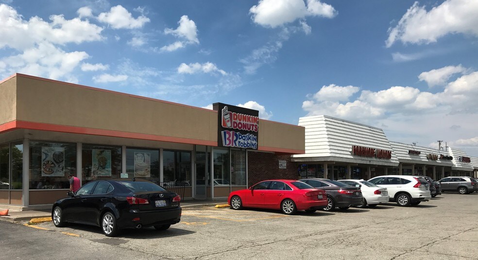 More Photos Of 810-850 S Elmhurst Rd, Des Plaines Restaurant For Lease