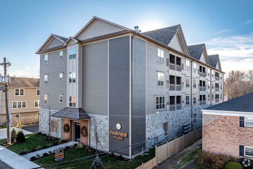 Primary Photo Of 106-108 Montgomery St, Bloomfield Apartments For Sale