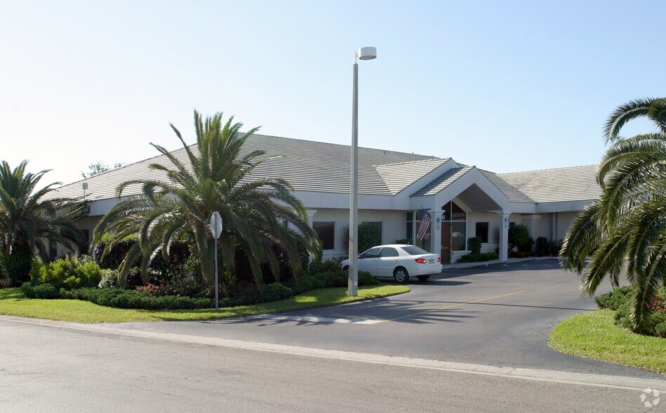 More Photos Of 8961 Conference Dr, Fort Myers Office For Sale