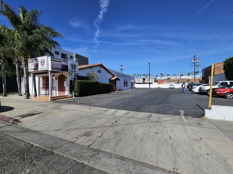 Primary Photo Of 6451-6453 Van Nuys Blvd, Van Nuys Storefront For Sale