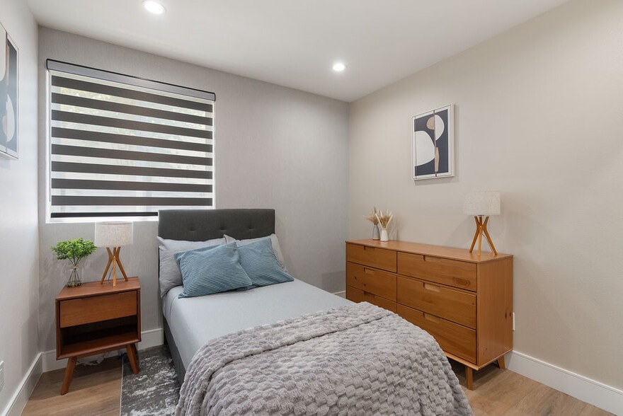 More Photos Of 1341 N Mariposa Ave, Los Angeles Apartments For Sale