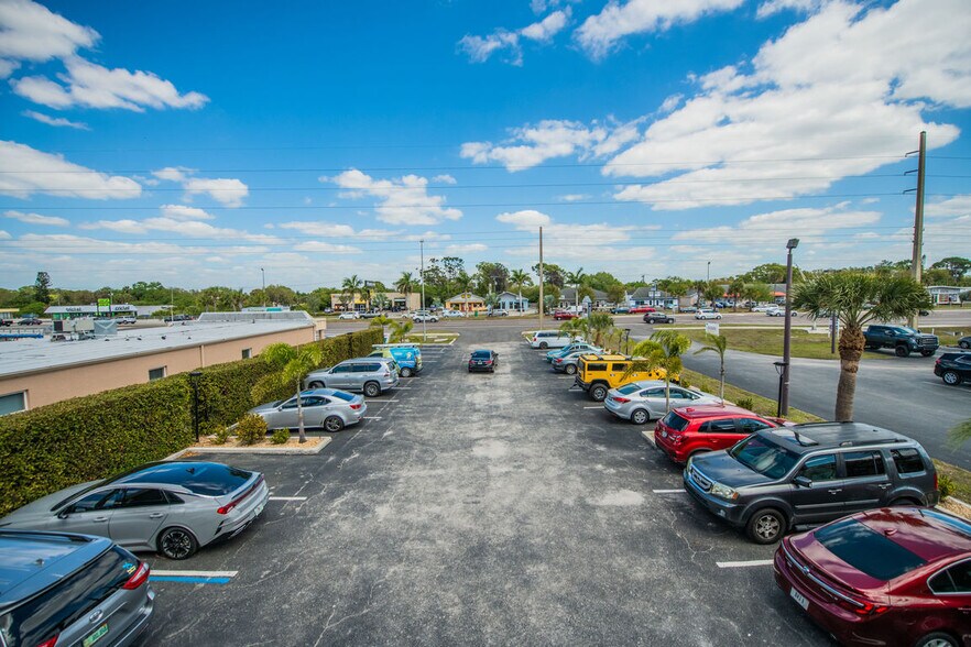 More Photos Of 2595 Tamiami Trl, Port Charlotte Apartments For Lease