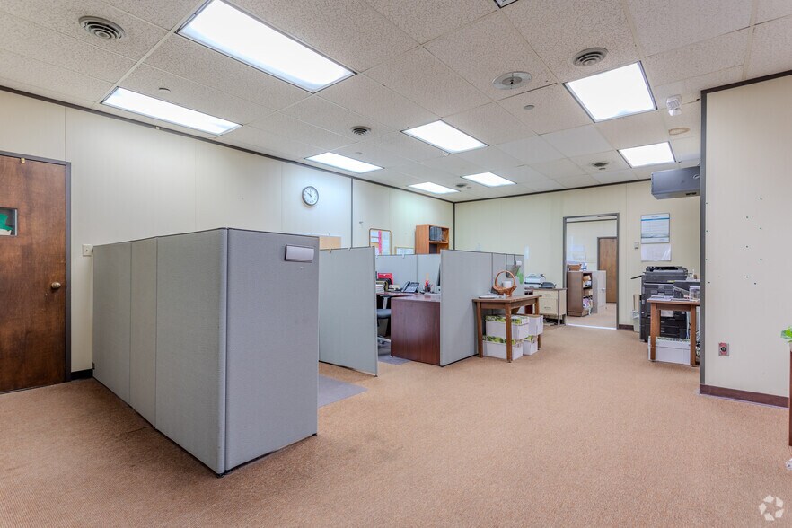 More Photos Of 951 Wendell Blvd, Wendell Manufacturing For Lease