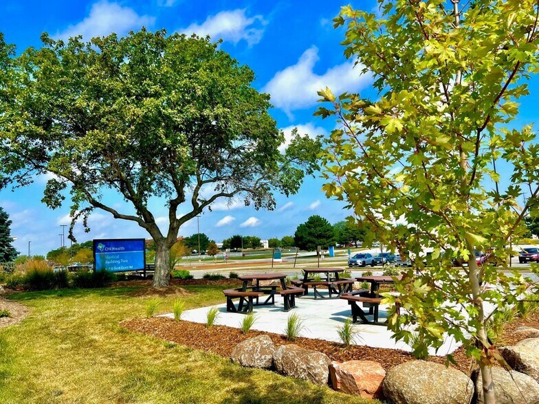 More Photos Of 401 E Gold Coast Rd, Papillion Unknown For Lease