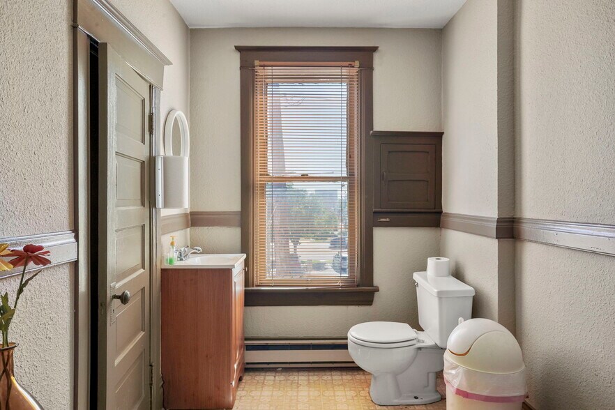 More Photos Of 3025 W 38th Ave, Denver Medical For Sale
