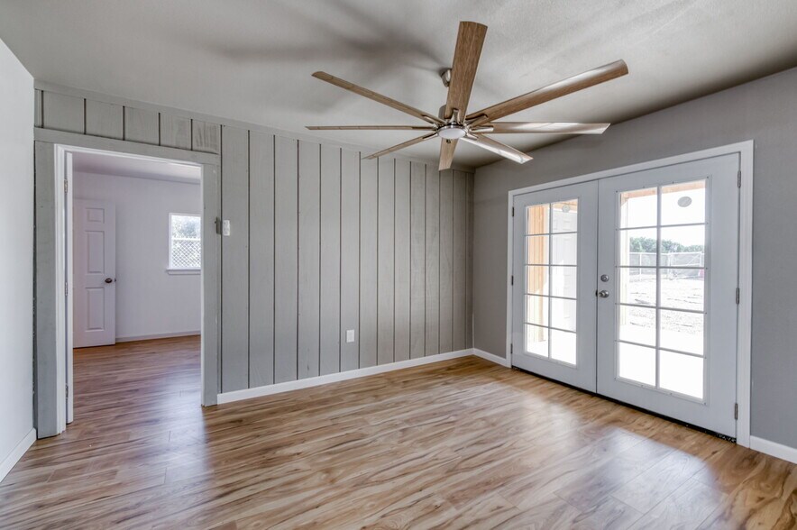 More Photos Of 12712 E McKinley Ave, Sanger Flex For Lease