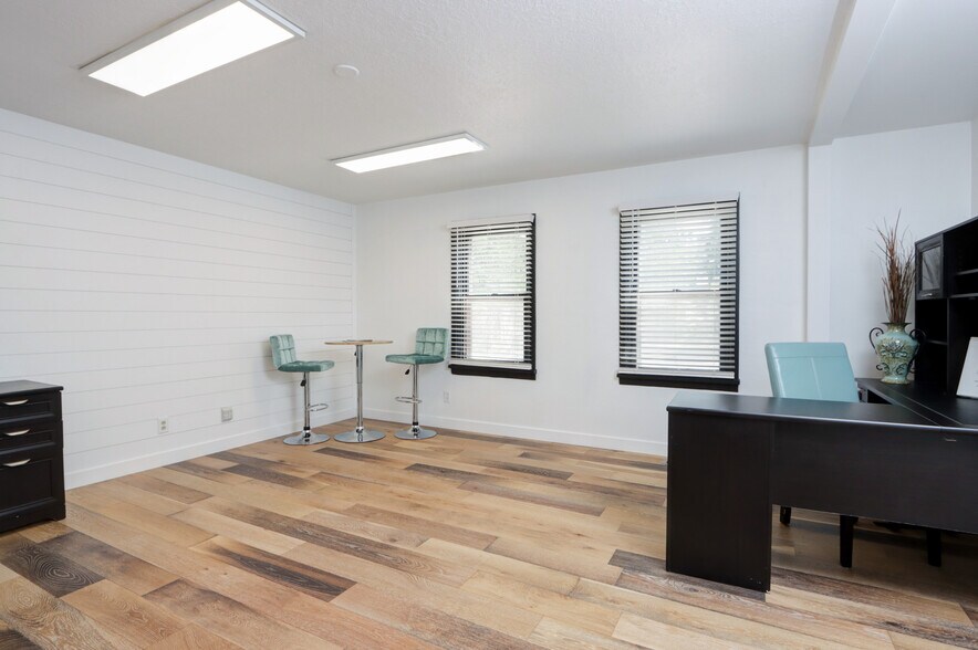 More Photos Of 208 S Curtis Rd, Boise Office For Sale