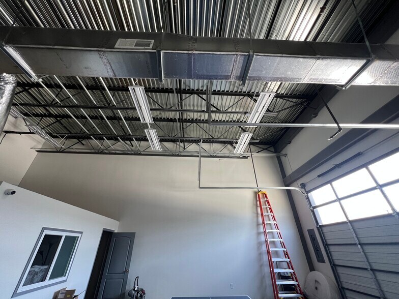 More Photos Of 4227 S Main St, Stafford Light Manufacturing For Lease