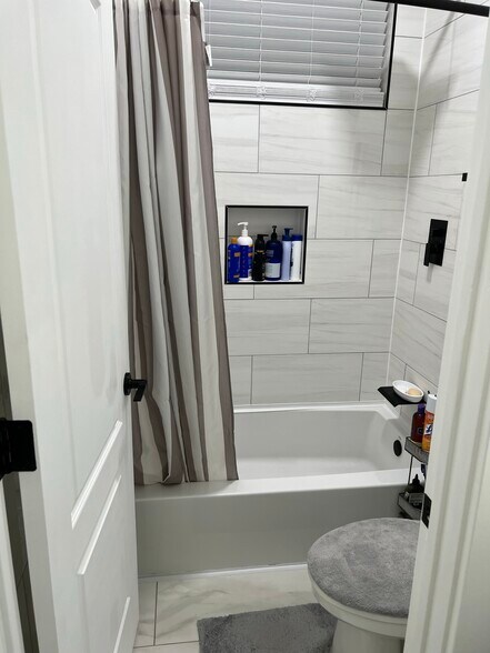 More Photos Of Happy Valley Rd & 83rd Dr, Peoria Assisted Living For Sale