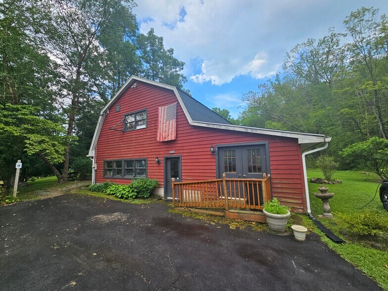 Primary Photo Of 133 Main St, High Falls Office For Lease