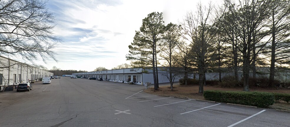 More Photos Of 5455 Crestview Dr, Memphis Distribution For Lease
