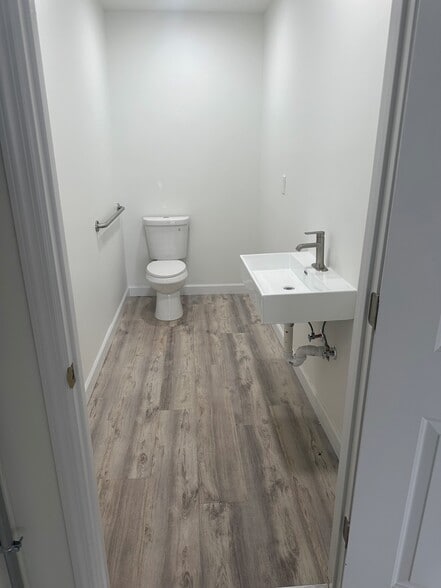 More Photos Of 165 Larkfield Rd, East Northport Office Residential For Lease