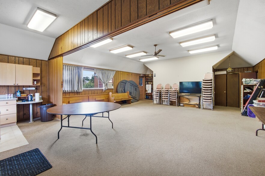 More Photos Of 6240 N Avondale Ave, Chicago Specialty For Sale
