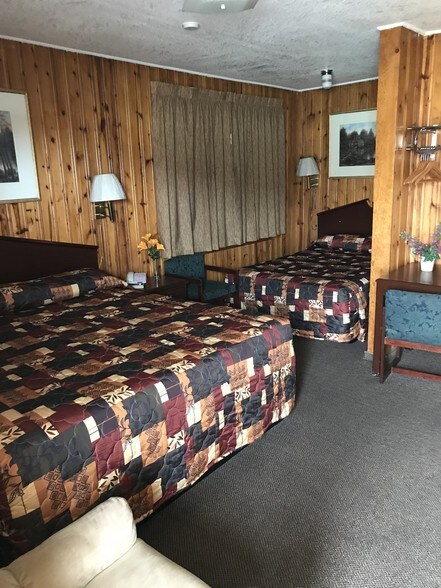 More Photos Of 406 E Route 66 Blvd, Tucumcari Hotel For Sale