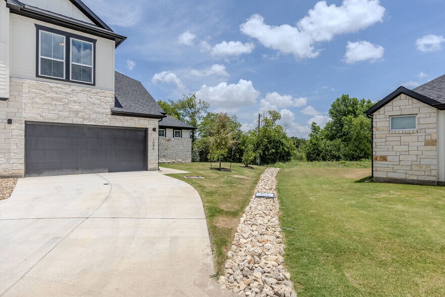 More Photos Of , Round Rock Multifamily For Sale