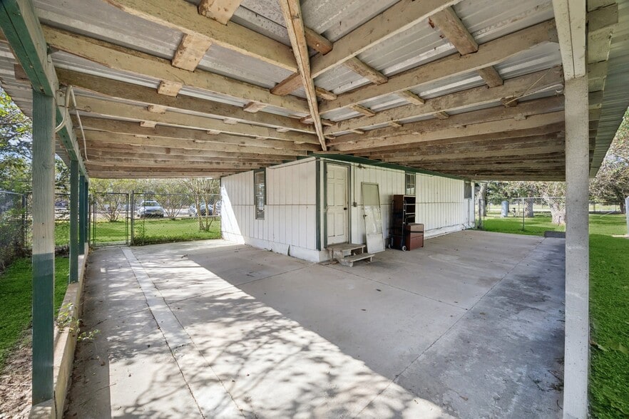More Photos Of 6219 Masters Rd, Manvel Office For Lease