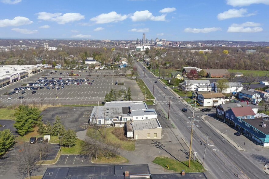 Primary Photo Of 178 Columbia Tpke, Rensselaer Auto Repair For Sale