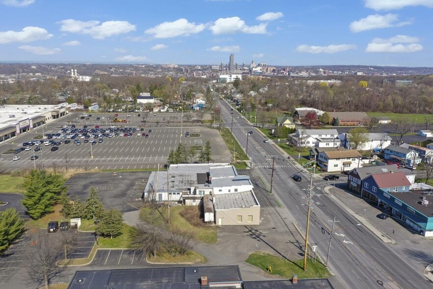 More Photos Of 178 Columbia Tpke, Rensselaer Auto Repair For Sale