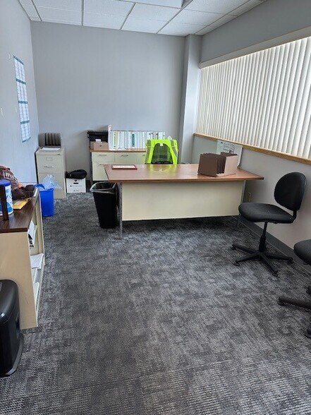 More Photos Of 300 Sonwil Dr, Buffalo Distribution For Lease
