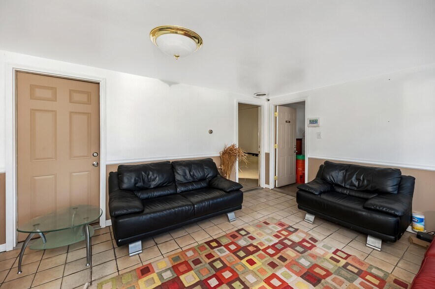 More Photos Of 3905 32nd St, Port Huron Truck Terminal For Sale