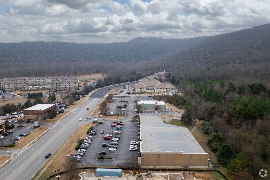 More Photos Of 2124 Cecil Ashburn Dr SE, Huntsville General Retail For Lease