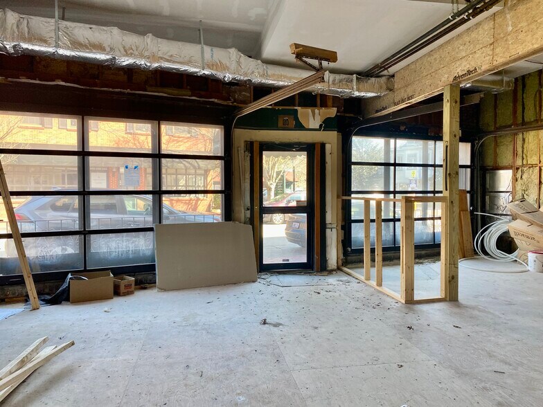 More Photos Of 103 Bellevue Ave, Newport Restaurant For Lease