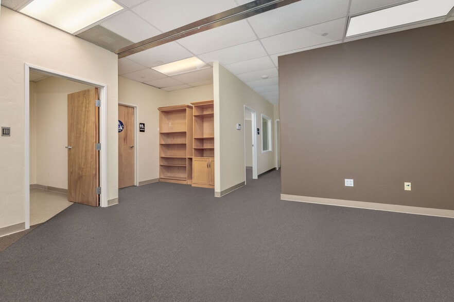 More Photos Of 345 Crown Point Cir, Grass Valley Flex For Lease