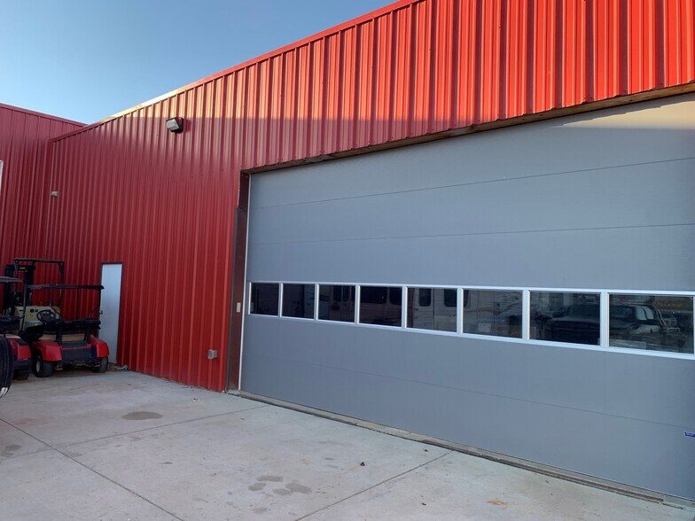 More Photos Of 21866 Williams Cir, Gretna Warehouse For Lease