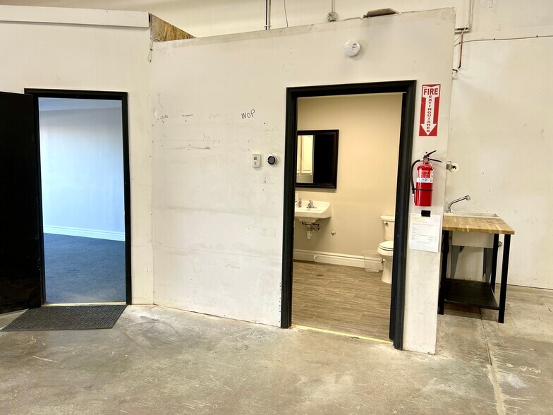 More Photos Of 6340 W 56th Ave, Arvada Warehouse For Lease